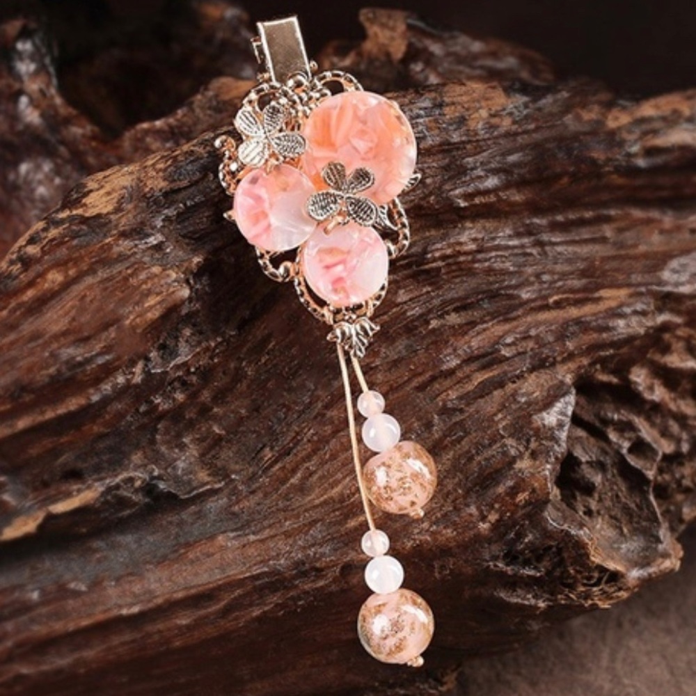 Super Elegant JADE Haipin to Enhance your Casual or Night Our Hair look - Picture 4 of 6